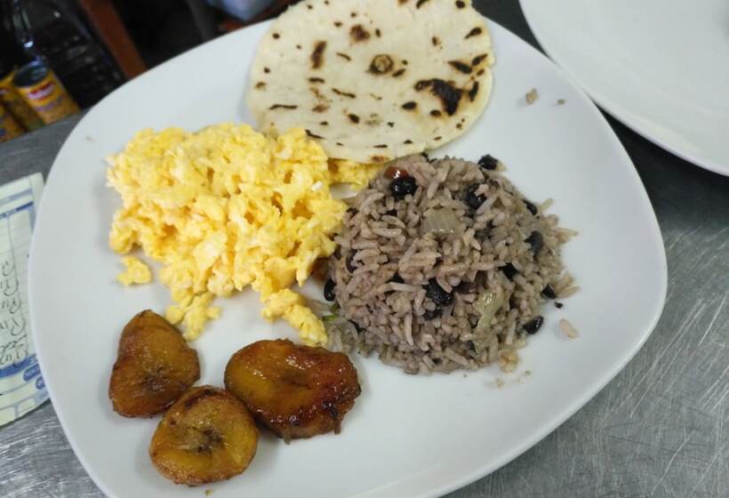 هتل La Posada Jungle