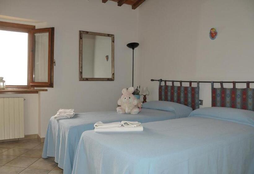 فندق ريفى Agriturismo Renai E Monte
