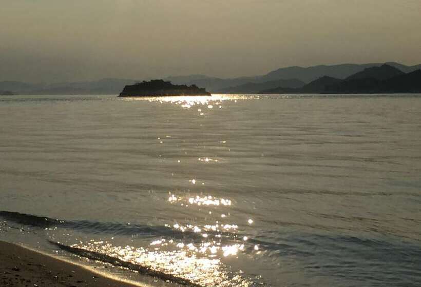 فندق صغير Guest House & Cafe Ohana