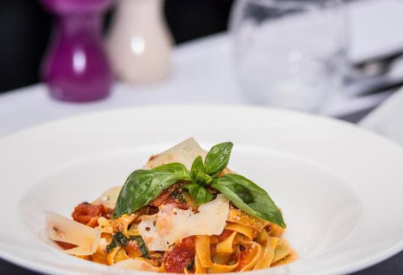 Aura Hotel Adults Only