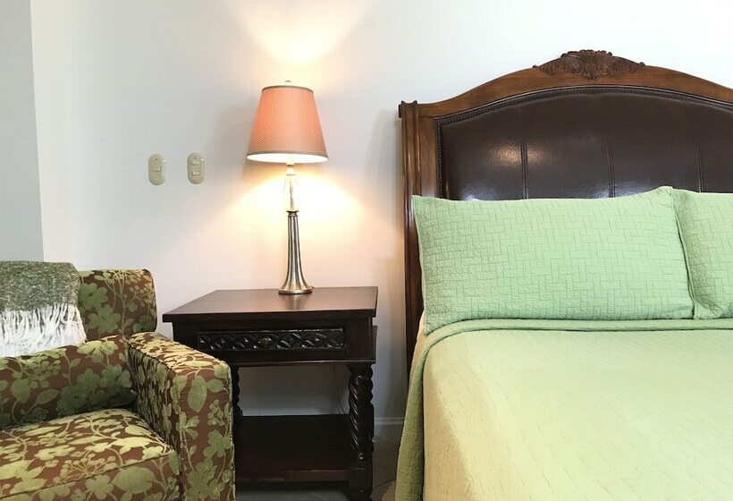 Cr Luxury Los Sueños Condos