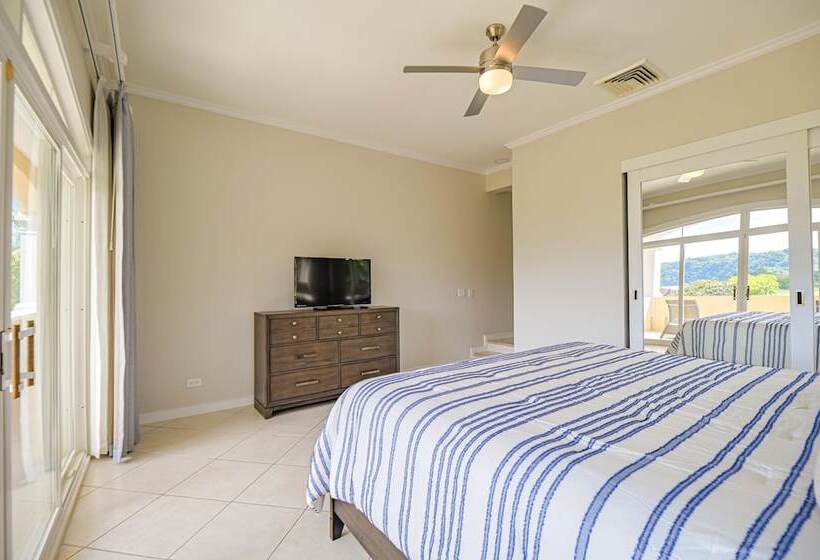 Cr Luxury Los Sueños Condos