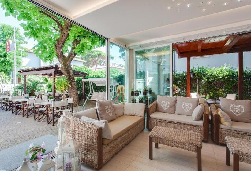 هتل Airone Cervia B&b Camere E Appartamenti