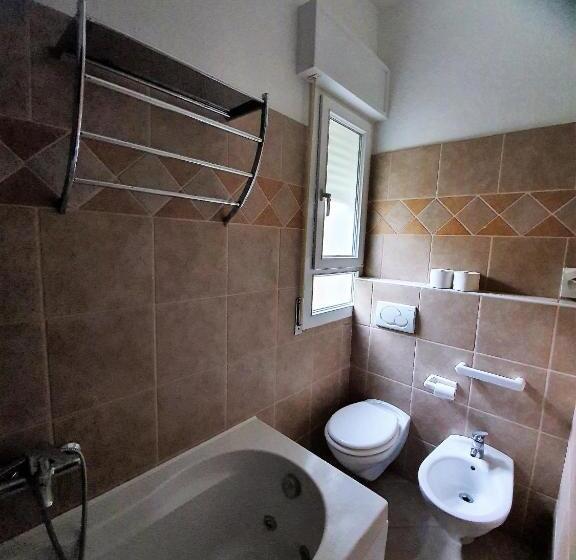 هتل Airone Cervia B&b Camere E Appartamenti