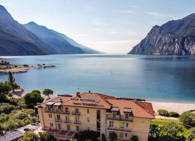 هتل Baia Azzurra   Lake Front