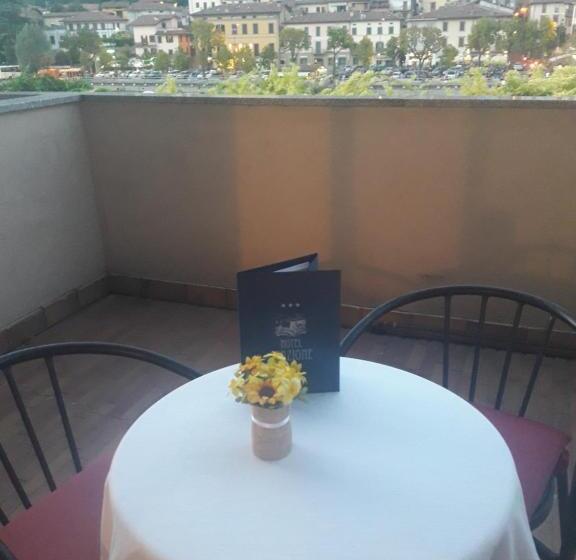 ホテル Stazione Sul Lago Di Iseo