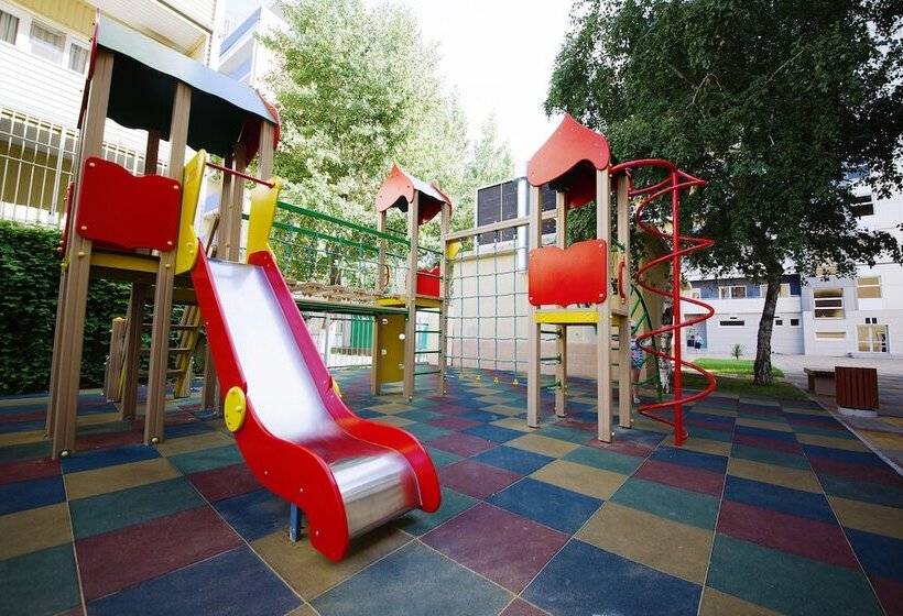 酒店 Sunmarinn Resort