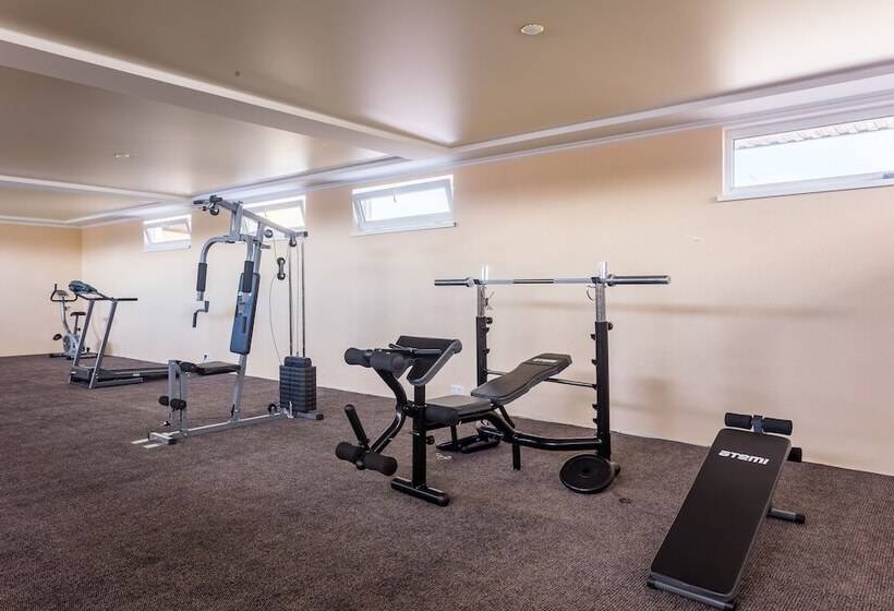 酒店 Sunmarinn Resort