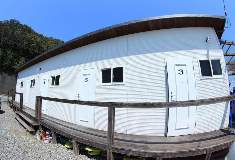 بنسيون Pavilionsurf&lodge