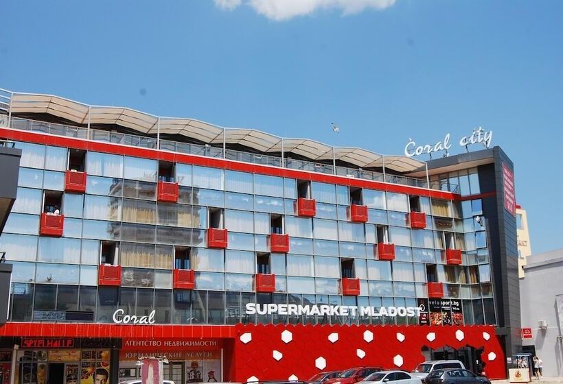 هتل Hostel Coral City