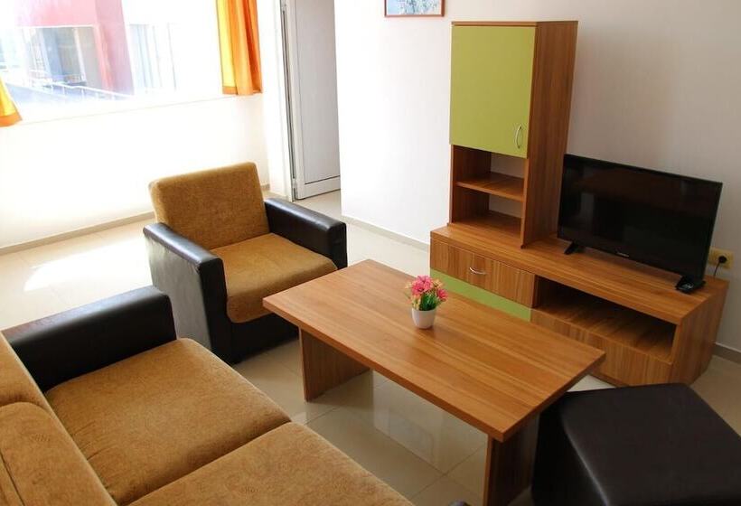 هتل Hostel Coral City