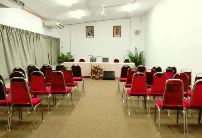 فندق Mersing Merlin Inn