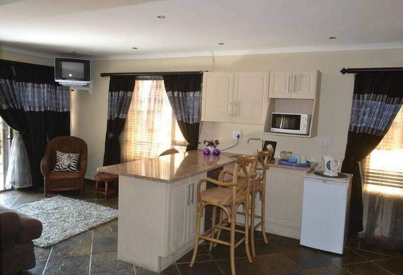 פנסיון Ikhanda Guesthouse