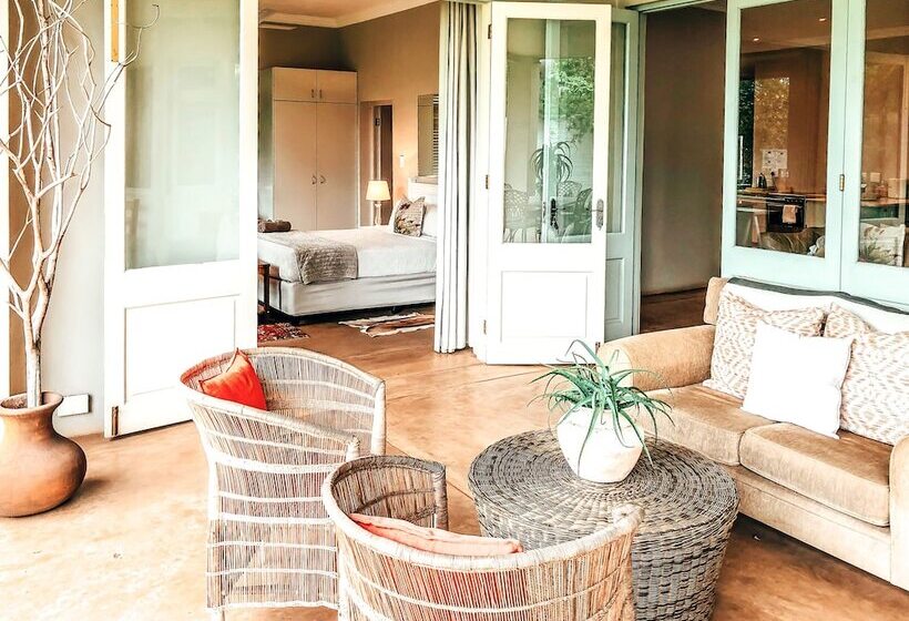 펜션 Ngoye Lodge