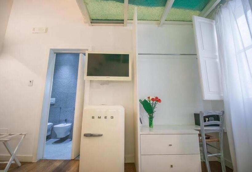 تختخواب و صبحانه Sui Tetti Luxury Rooms