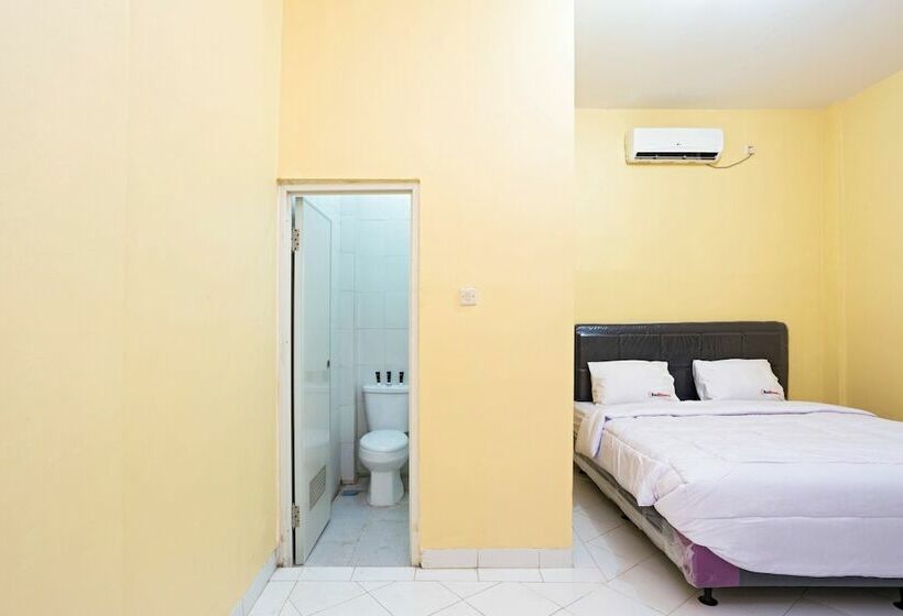 پانسیون Reddoorz Near Halim Perdanakusuma