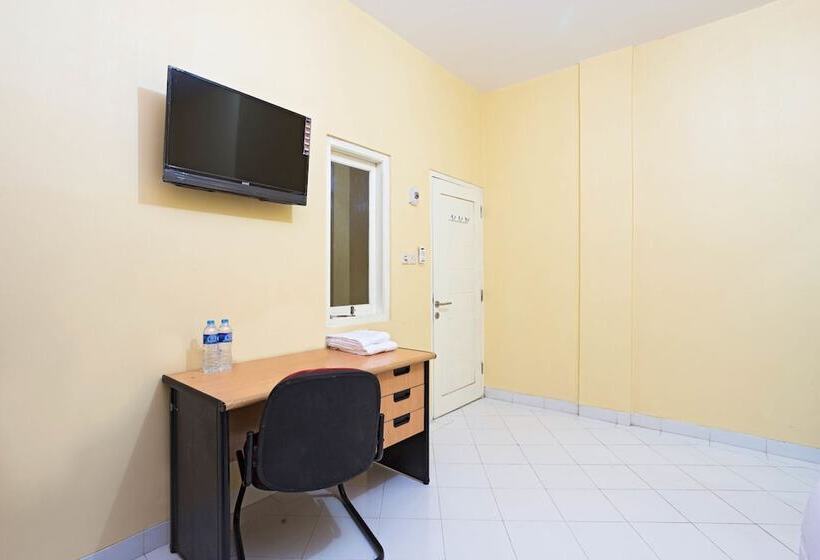 پانسیون Reddoorz Near Halim Perdanakusuma