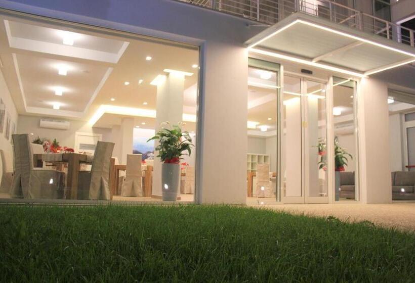 فندق فئة نجمة واحدة Summa Resort