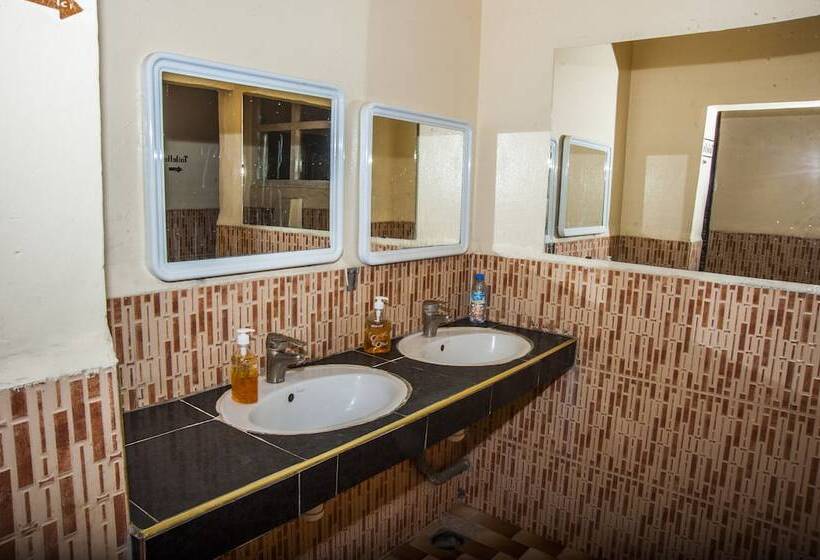 هتل La Baraka Auberge