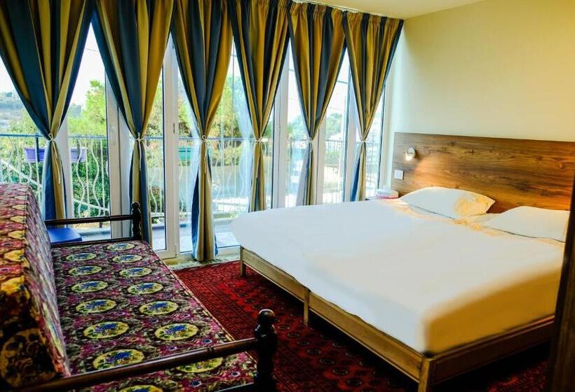 پانسیون Damask Rose, Lebanese Guest House