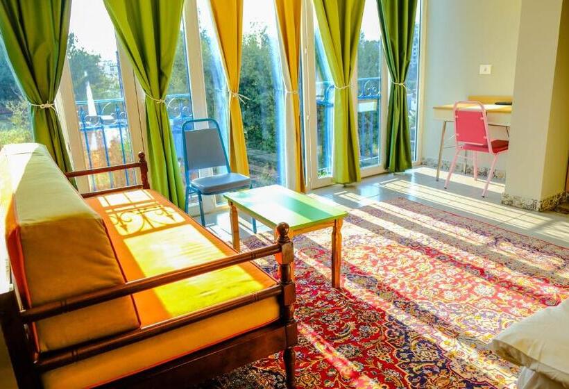 پانسیون Damask Rose, Lebanese Guest House