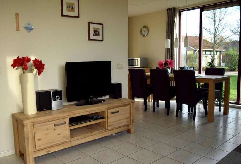 فندق Vakantiepark Hof Van Zeeland