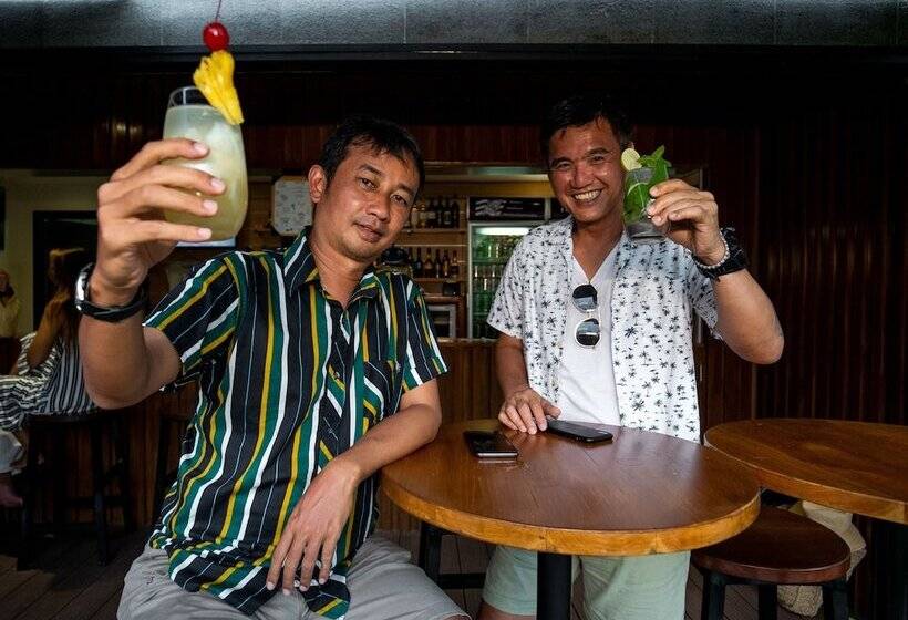 هتل Meridian Adventure Marina Club & Resort