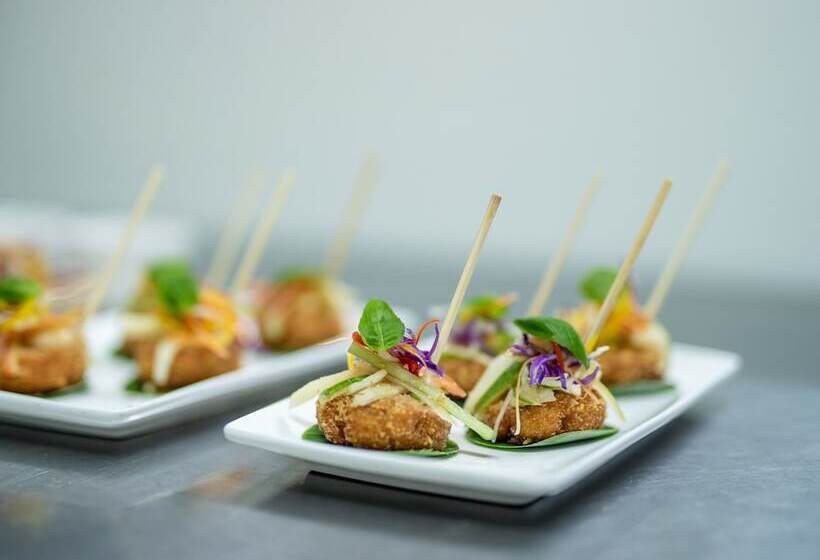 هتل Meridian Adventure Marina Club & Resort