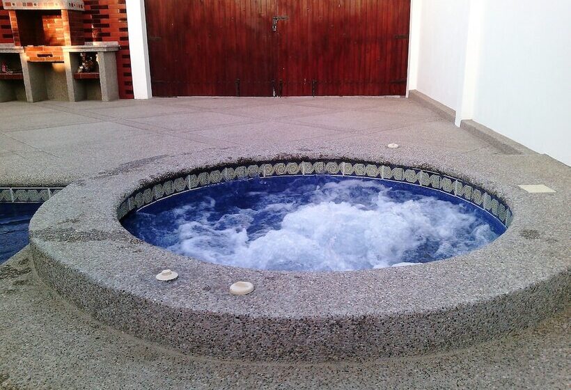 پانسیون Cesar's House Salinas