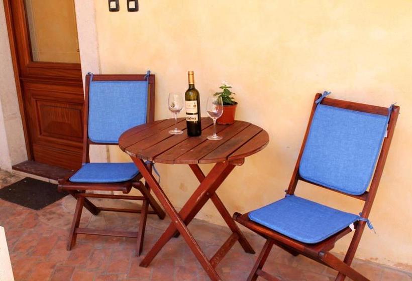 פנסיון Villa Pasis