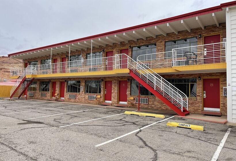 Apache Motel