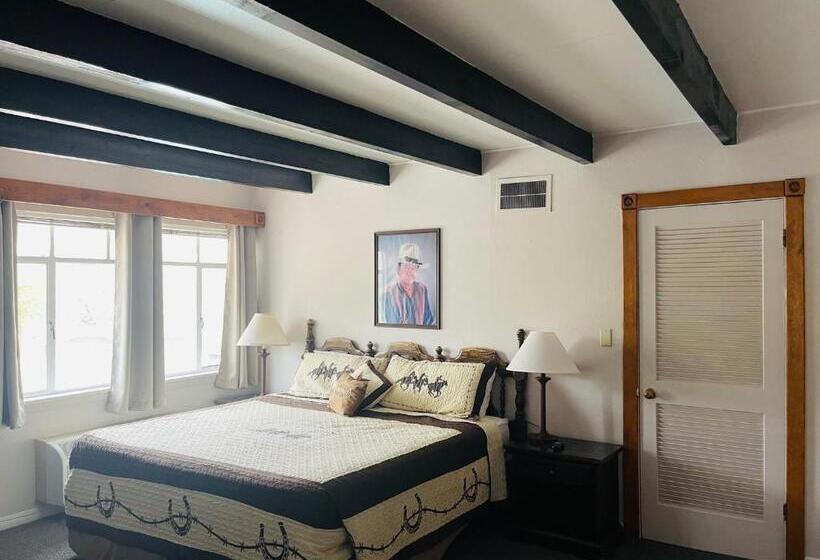 Apache Motel