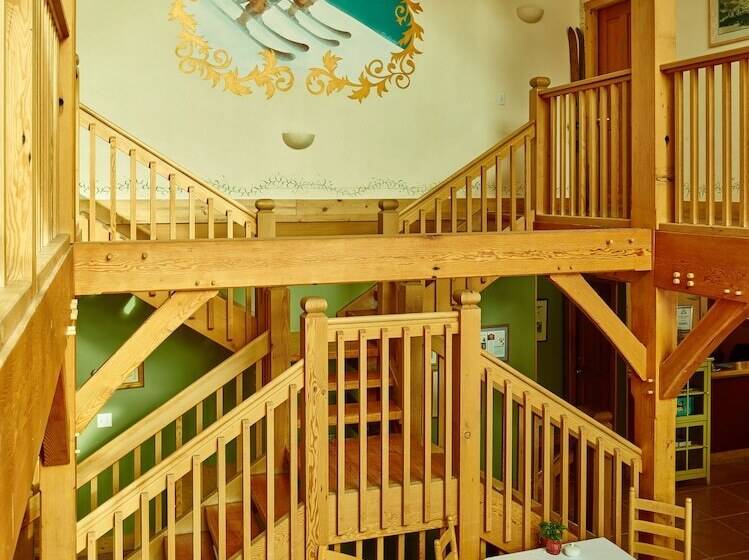 مبيت وإفطار The Alpine House