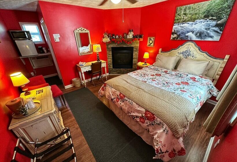 فندق Alpine Village Inn