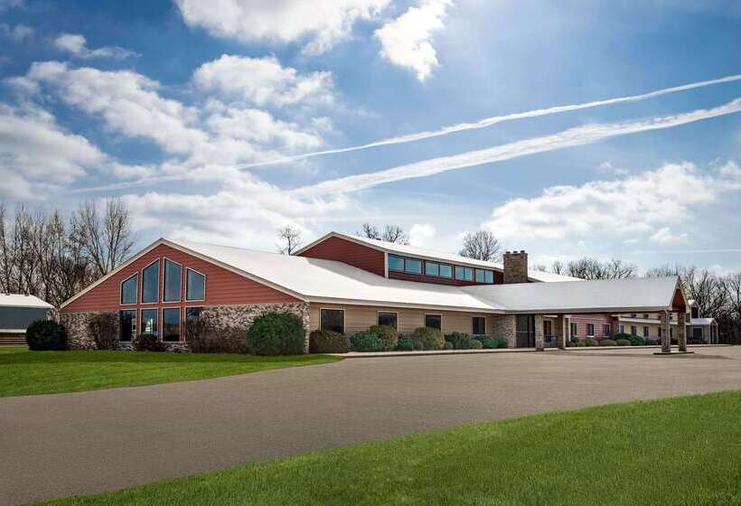 בית מלון כפרי Americinn By Wyndham Detroit Lakes