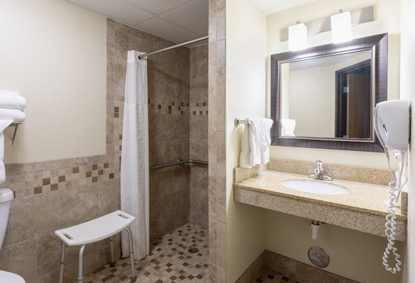 فندق Americinn By Wyndham Fergus Falls  Conference Center