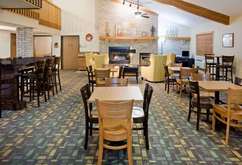 هتل Americinn By Wyndham Ironwood