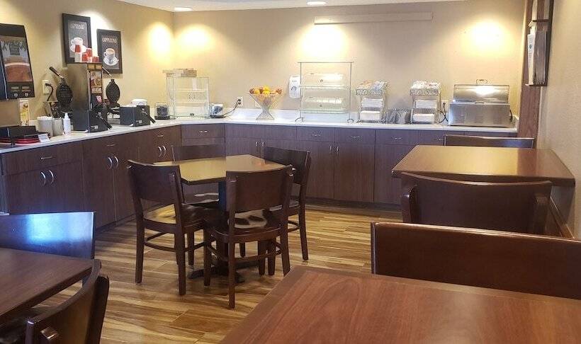 هتل Americinn By Wyndham Kearney