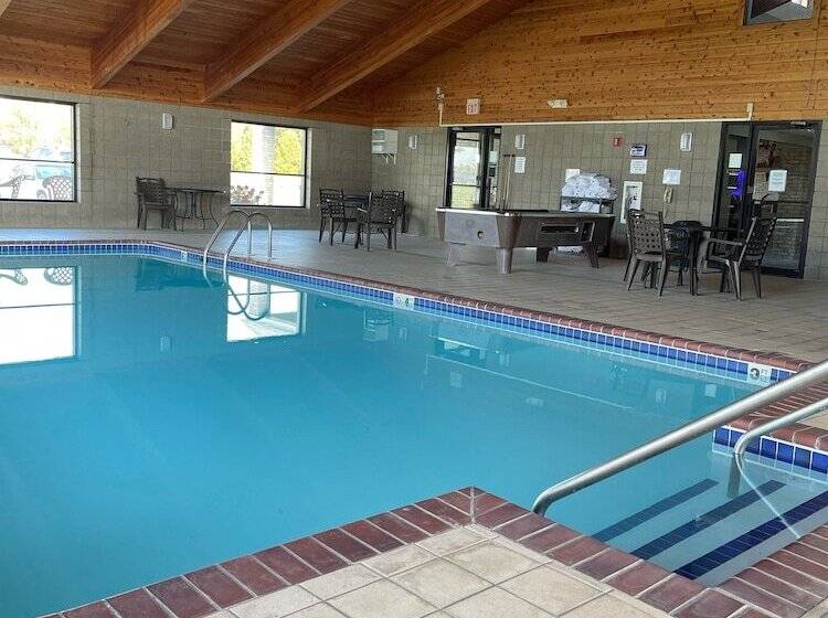 فندق Americinn By Wyndham Ladysmith