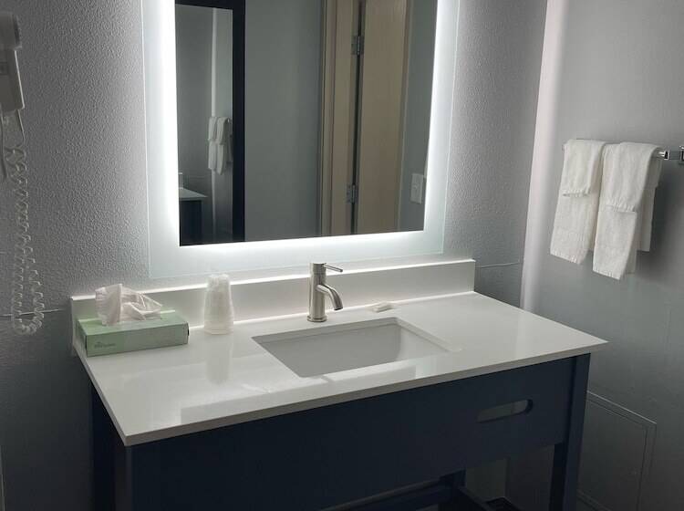 فندق Americinn By Wyndham Ladysmith