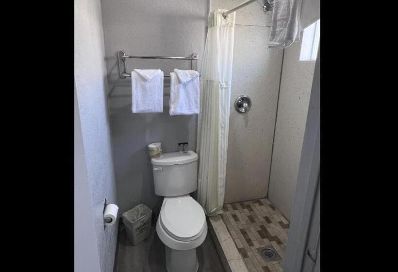 فندق Anchorage Inn Lakeport