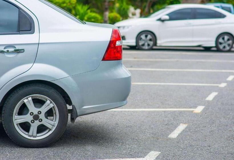 فندق Anchorage Inn Lakeport