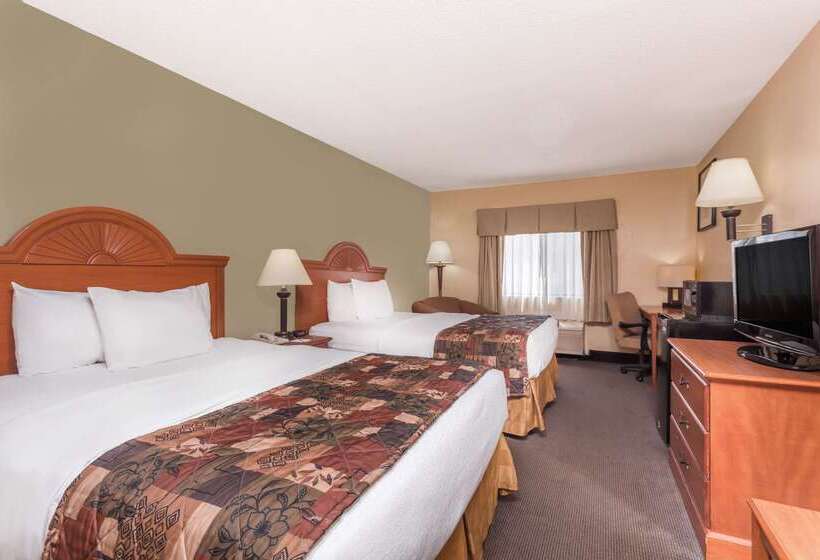 فندق Baymont By Wyndham Lagrange