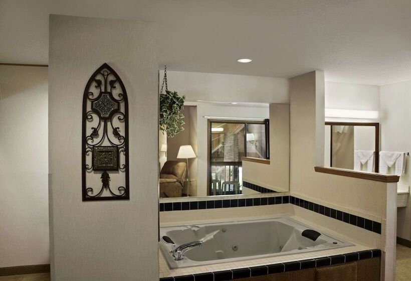 فندق Baymont By Wyndham Whitewater