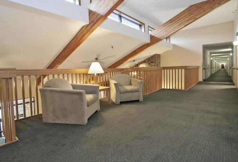 Boarders Inn & Suites By Cobblestone Hotels   Faribault