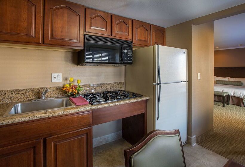 هتل Coast Burbank