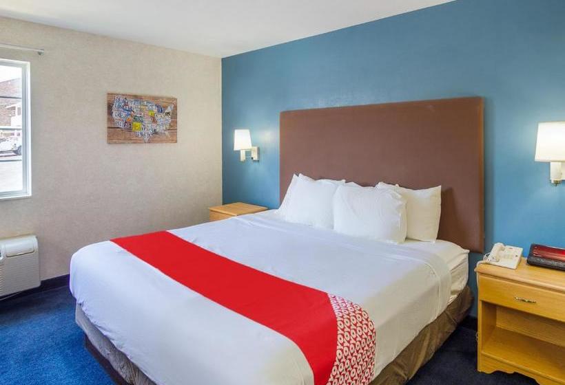 هتل Econo Lodge Inn & Suites Lake of the Ozarks