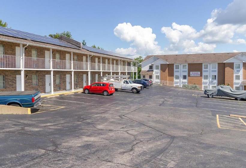 בית מלון כפרי Econo Lodge Inn & Suites Lake of the Ozarks