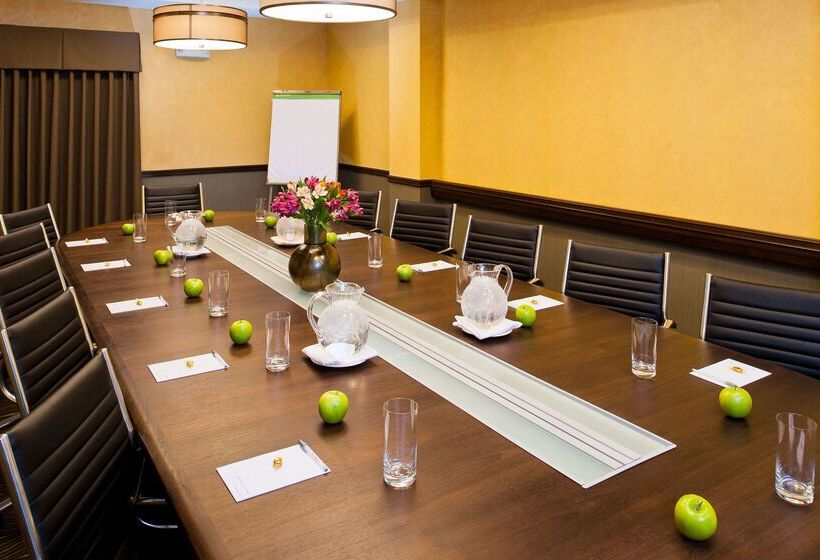 ホテル Hampton Inn By Hilton Shelton