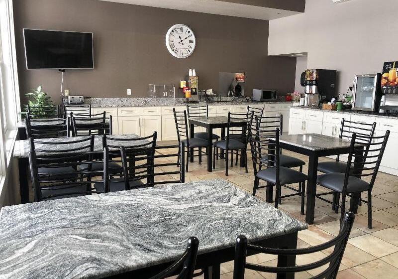 בית מלון כפרי Hometown Inn And Suites Belle Plaine